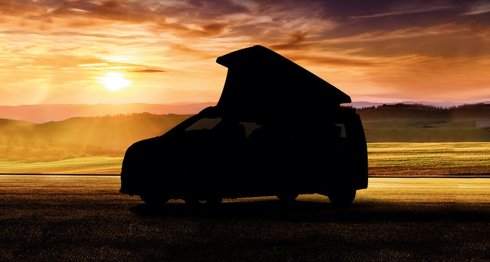 Campingbus kaufen, Silhouette Auto vor Sonnenuntergang, ALMO
